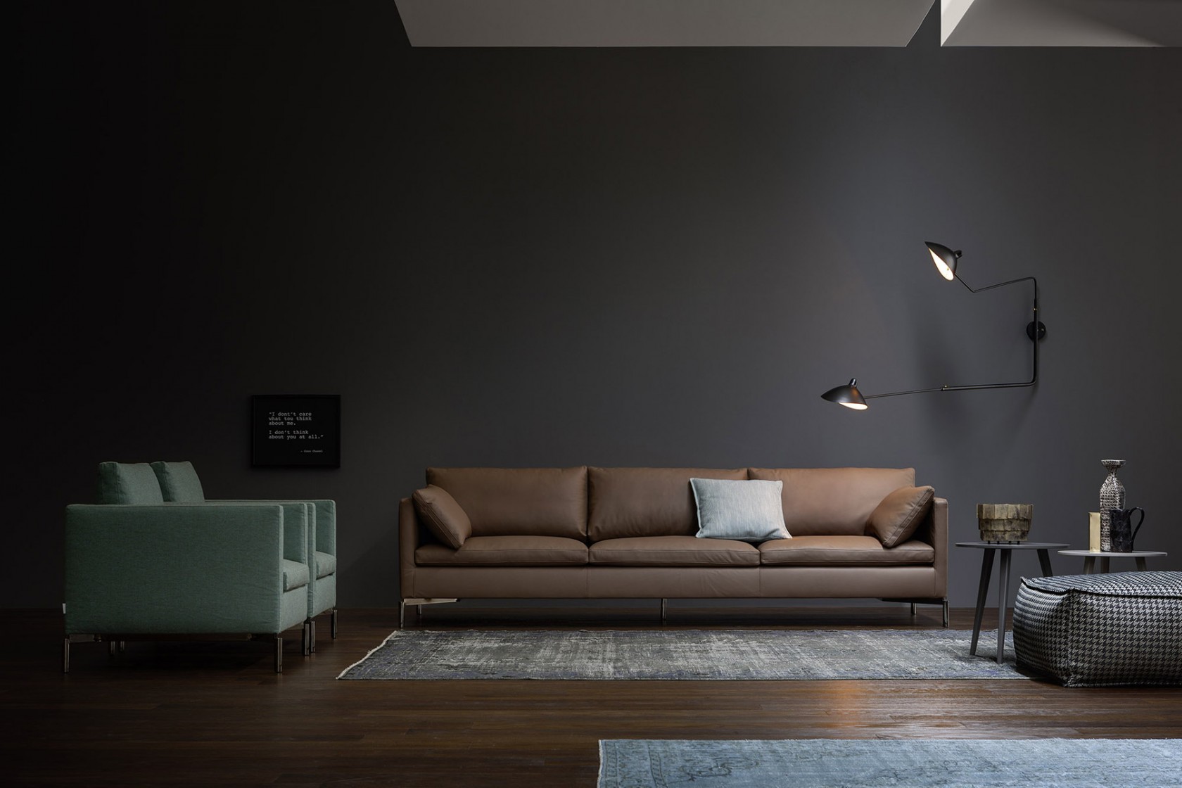 divano moderno pelle marrone